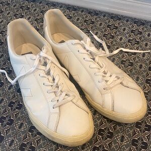 Veja Mens Explar White and Cream Sneakers sz 12.5